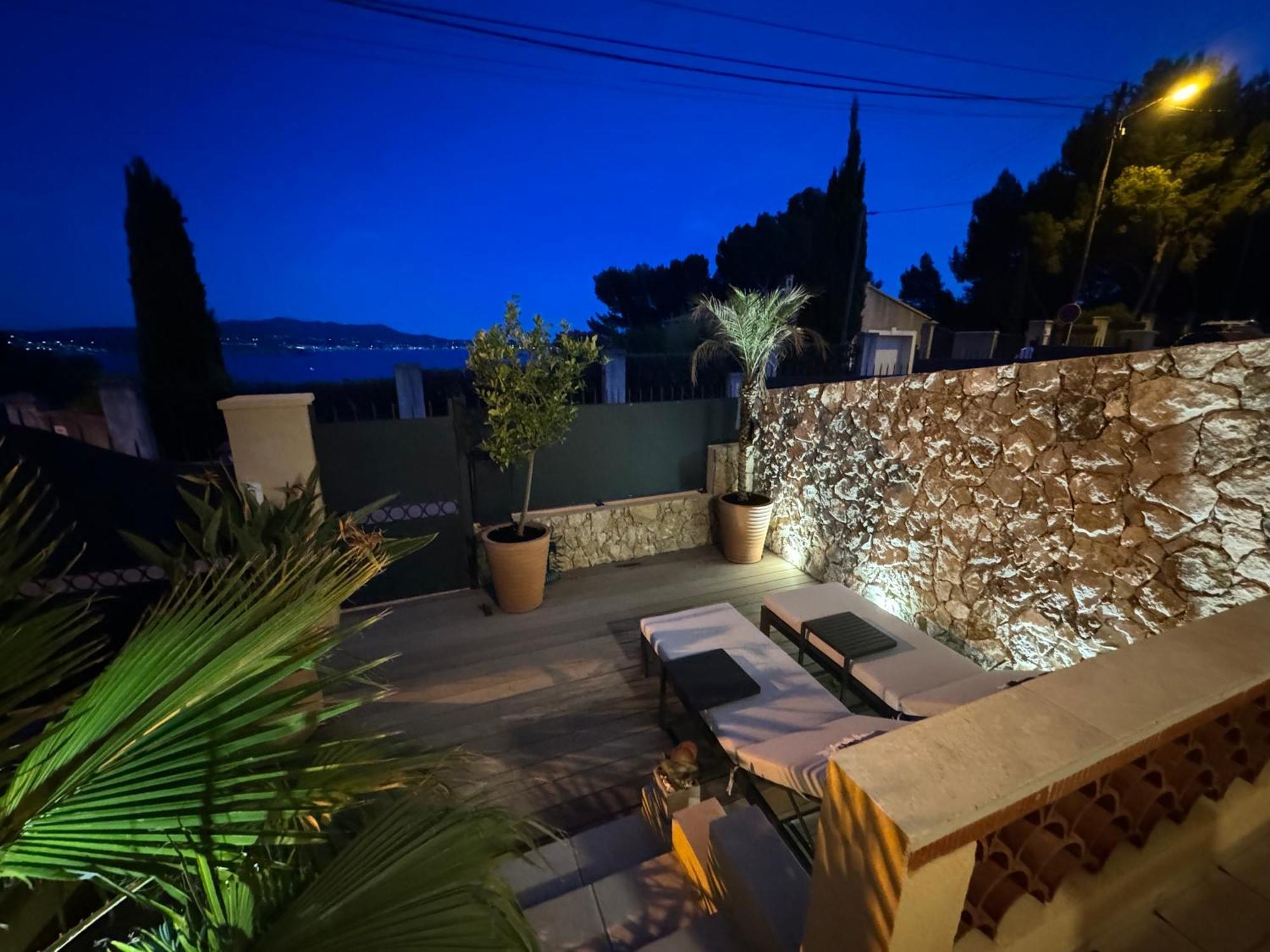 Confortable T2 Vue Mer Avec Terrasse Amenagee Et Parking Prive, Plage Et Port A Pied Санари-сюр-Мер Экстерьер фото