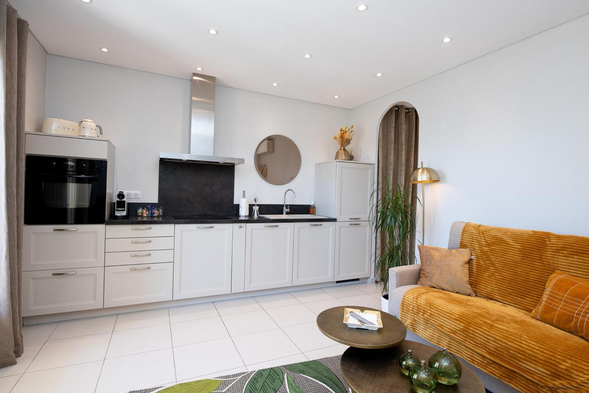 Confortable T2 Vue Mer Avec Terrasse Amenagee Et Parking Prive, Plage Et Port A Pied Санари-сюр-Мер Экстерьер фото
