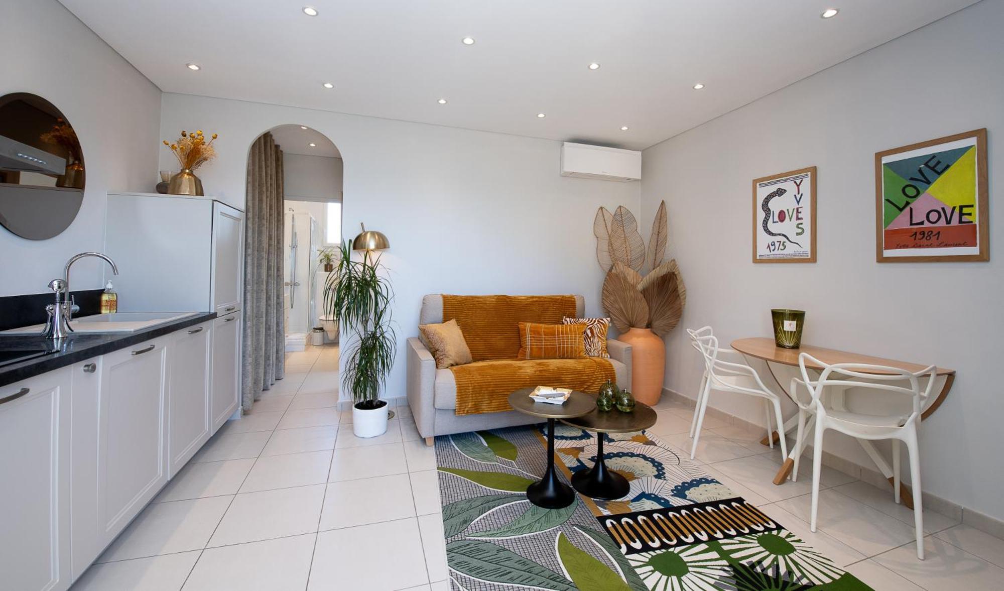 Confortable T2 Vue Mer Avec Terrasse Amenagee Et Parking Prive, Plage Et Port A Pied Санари-сюр-Мер Экстерьер фото
