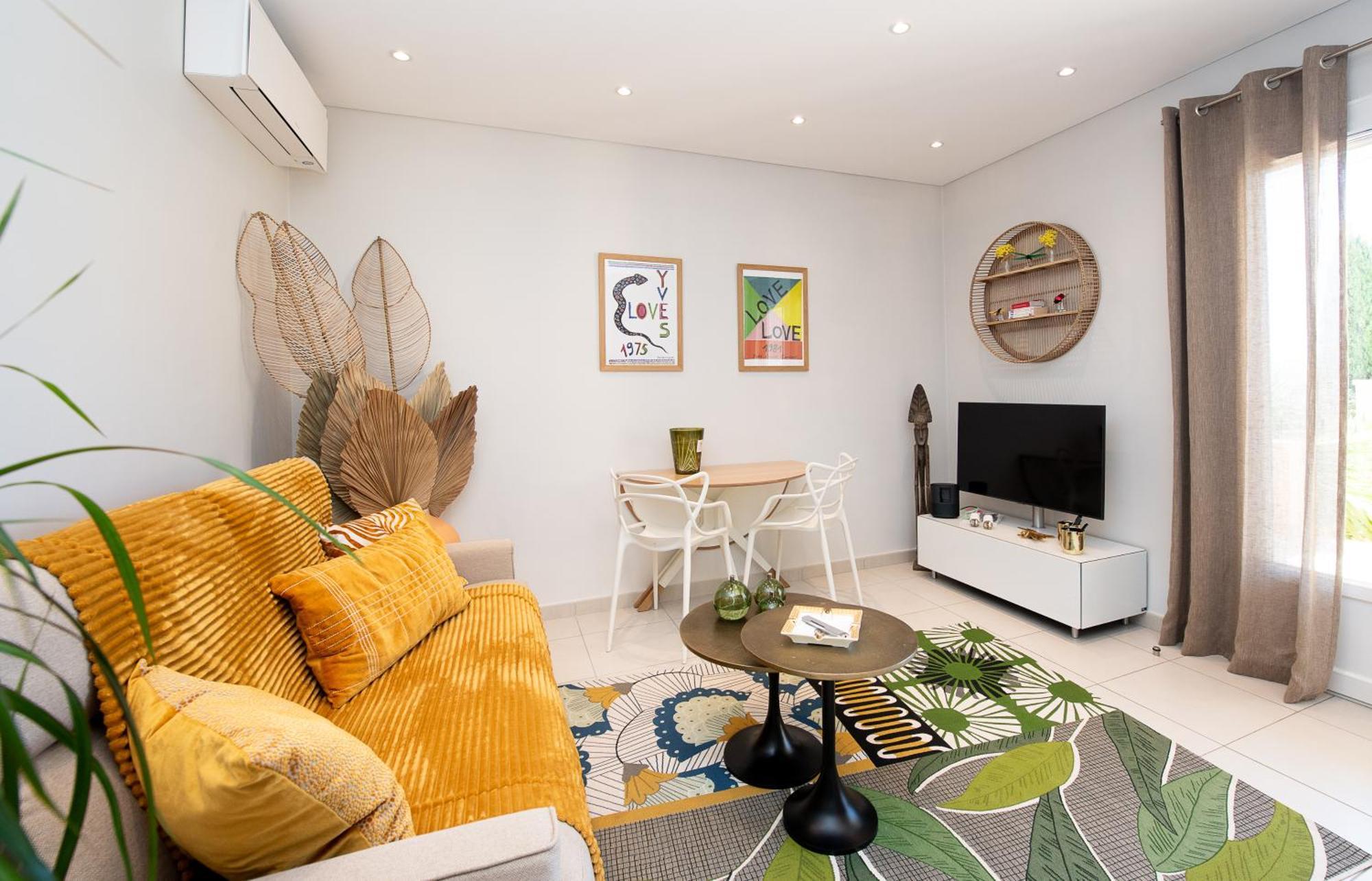 Confortable T2 Vue Mer Avec Terrasse Amenagee Et Parking Prive, Plage Et Port A Pied Санари-сюр-Мер Экстерьер фото